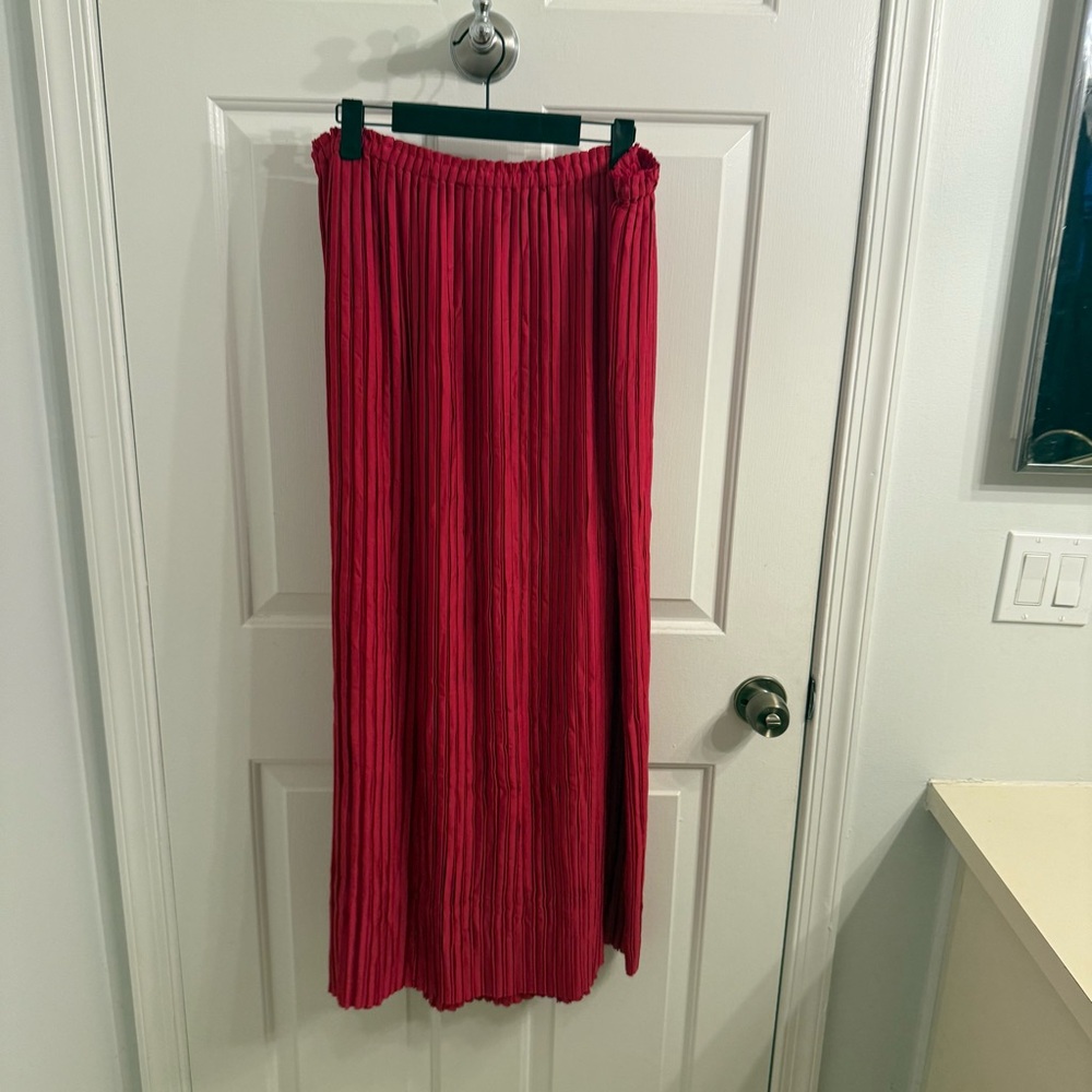 Banana Republic Factory Crimson Pleated Maxi Skirt
